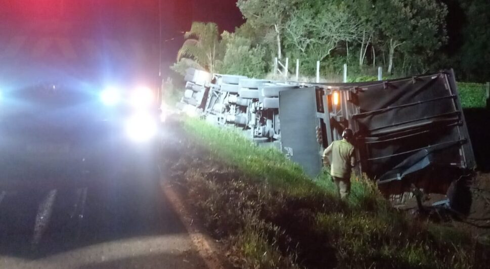 tombamento na rodovia