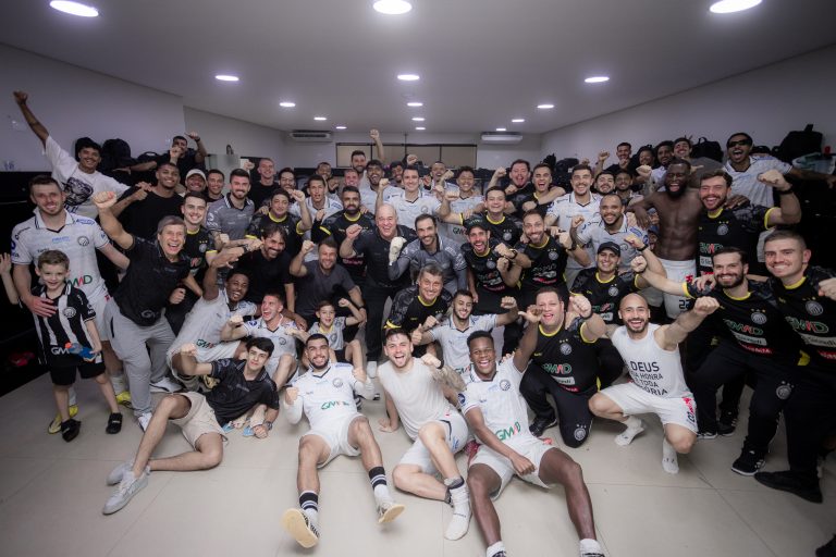 Equipe do Operário Ferroviário Esporte Clube, em abril de 2026