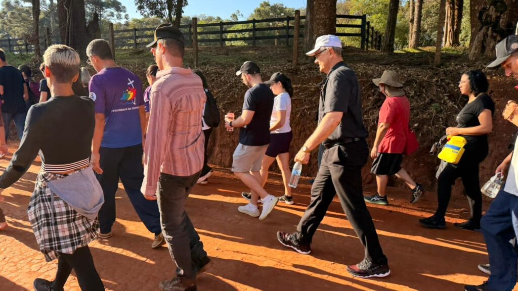 Caminhada Penitencial na Estrada do Alagados, em Ponta Grossa, em abril de 2026