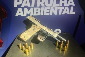 Pistola e munições apreendidas pela Guarda Civil Municipal de Ponta Grossa