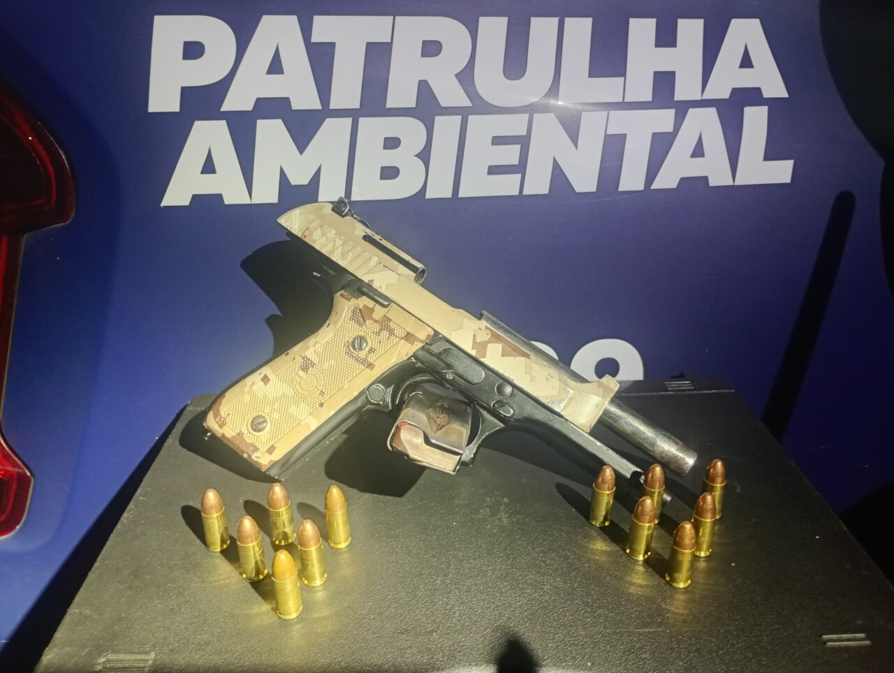 Pistola e munições apreendidas pela Guarda Civil Municipal de Ponta Grossa
