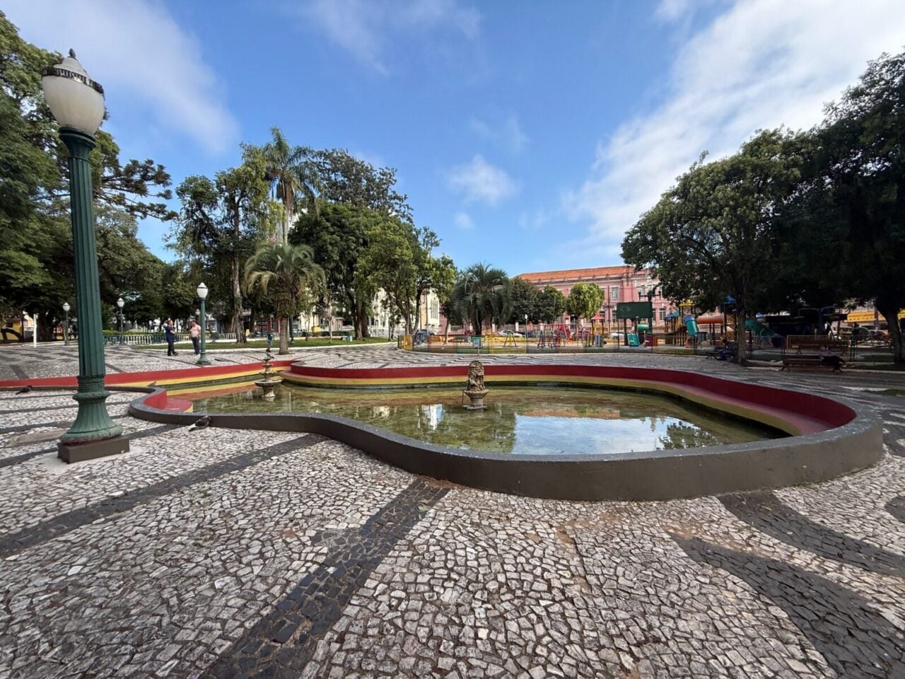 Foto de praça de PG ilustra previsão do tempo ponta grossa