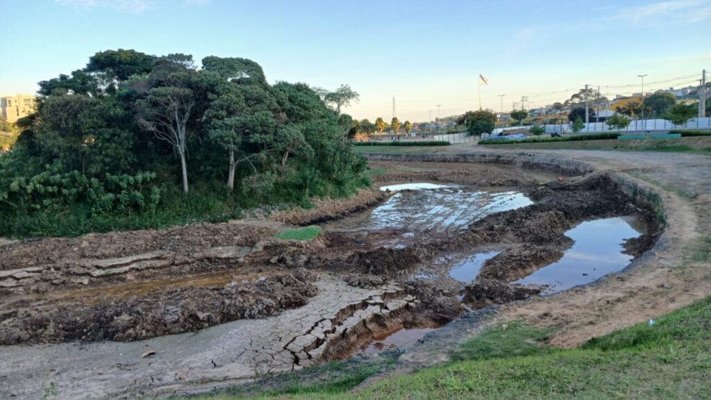 Obras do Lago de Olarias em PG