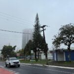 cerração e neblina no céu de ponta grossa ilustram previsão do tempo