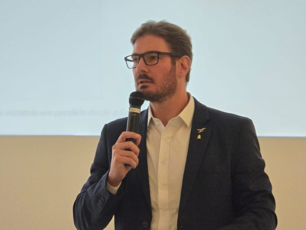 CARLOS TAVARNARO