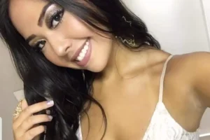 Camila-Mayumi-Kanayma