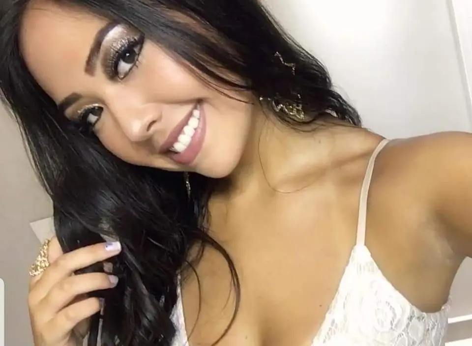 Camila-Mayumi-Kanayma