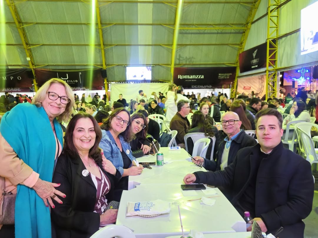 Como uma festa religiosa se transforma em experiência turística, cultural e comunitária ✨Na noit
