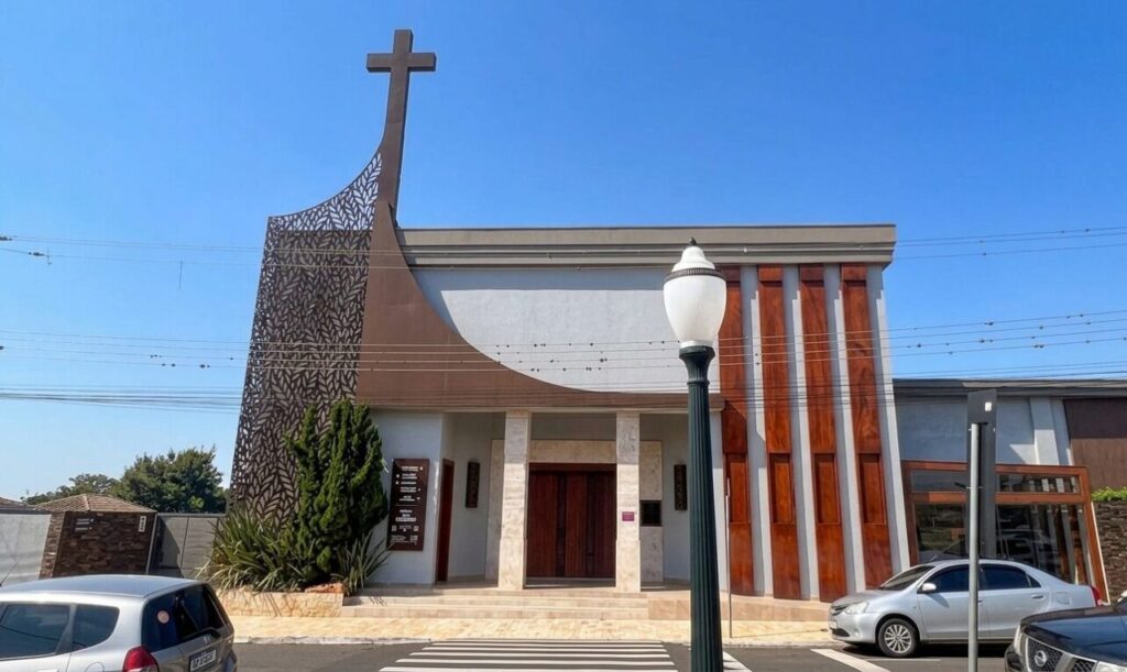 Fachada da Paróquia Santa Rita de Cássia, em Ponta Grossa