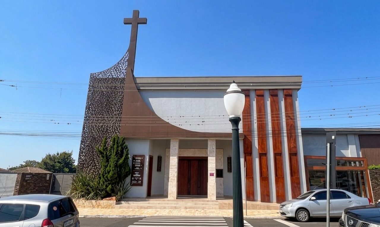 Fachada da Paróquia Santa Rita de Cássia, em Ponta Grossa