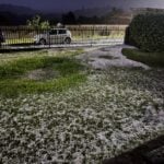 Quintal tomado por granizo em São João do Triunfo