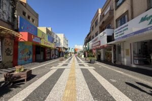 Calçadão de Ponta Grossa ilustra previsão do tempo