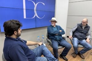 Osvaldo Thibes e Marco Moro, pré-candidatos à diretoria da AEAPG, em entrevista ao Diário dos Campos no estúdio do DC