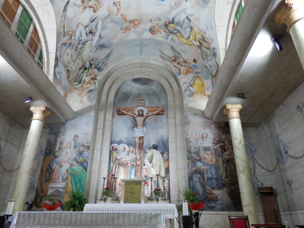 Pintura feita pelo casal Américo e Eva Makk, dentro da Igreja do Rosário, em Ponta Grossa - Foto por Danilo Kossoski