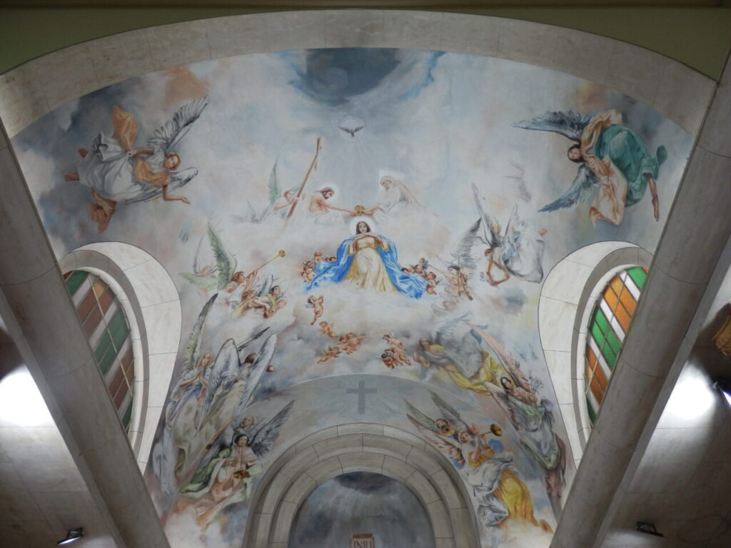 Pintura feita pelo casal Américo e Eva Makk, dentro da Igreja do Rosário, em Ponta Grossa - Foto por Danilo Kossoski