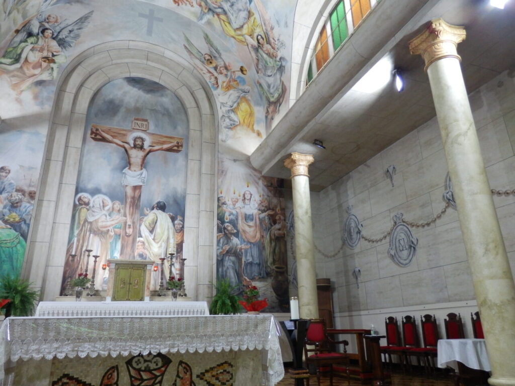 Pintura feita pelo casal Américo e Eva Makk, dentro da Igreja do Rosário, em Ponta Grossa - Foto por Danilo Kossoski