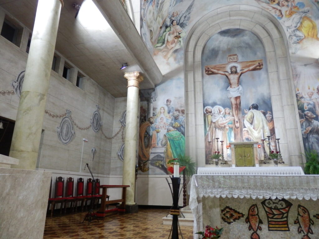 Pintura feita pelo casal Américo e Eva Makk, dentro da Igreja do Rosário, em Ponta Grossa - Foto por Danilo Kossoski