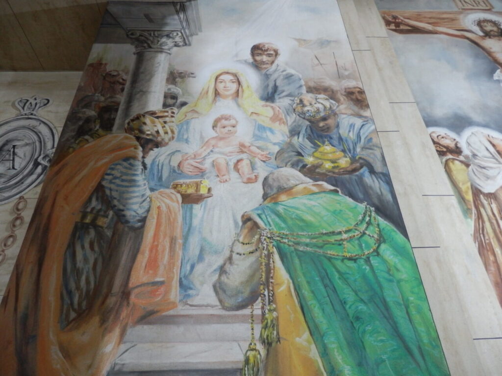 Pintura feita pelo casal Américo e Eva Makk, dentro da Igreja do Rosário, em Ponta Grossa - Foto por Danilo Kossoski