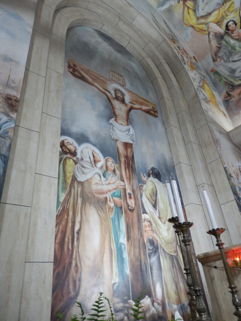 Pintura feita pelo casal Américo e Eva Makk, dentro da Igreja do Rosário, em Ponta Grossa - Foto por Danilo Kossoski