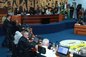 Foto do Plenário da Câmara de Ponta Grossa na segunda-feira, dia 11 de maio de 2026