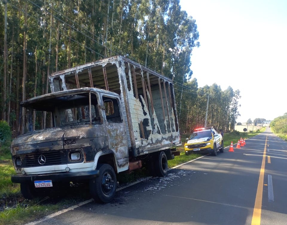 caminhão incendiado