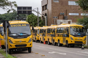 onibus escolares