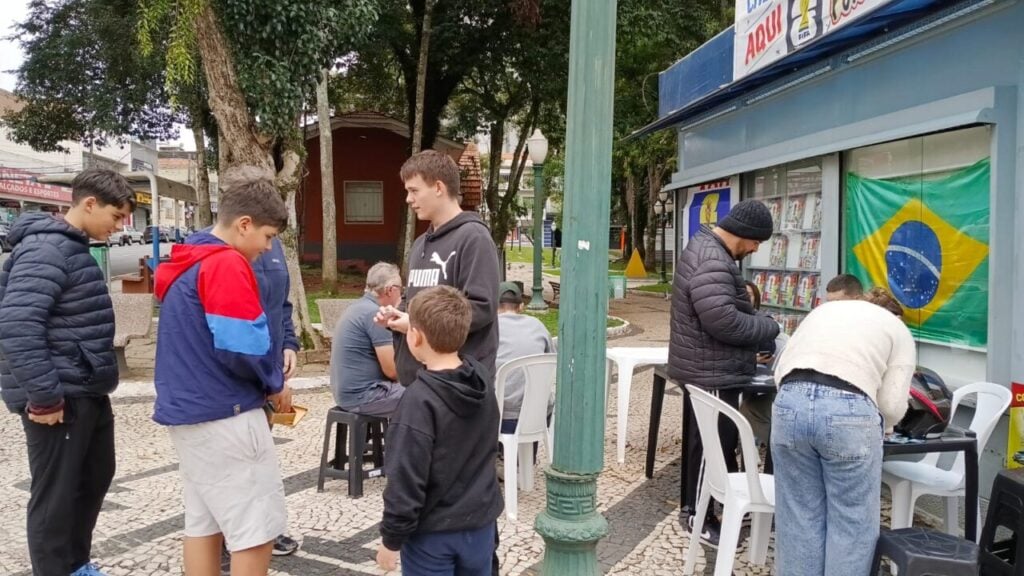 encontro troca figurinhas fim de semana banca ponto azul divulgação