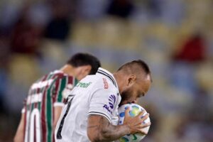 Operário e Fluminense no Maracanã