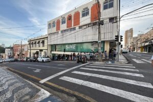 Agência do Trabalhador de PG teve grande fila
