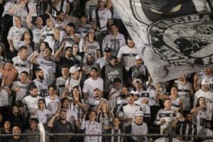 Torcida do Operário no GK