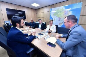 Representantes discutem Aeroporto Sant'Ana