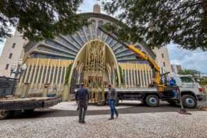 instalação da imagem da Mãe da Divina Graça na Catedral