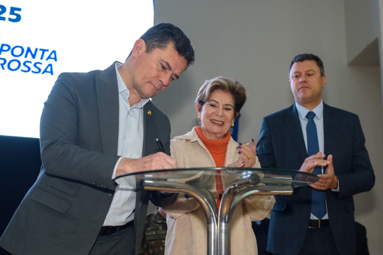 Sérgio Moro e Elizabeth Schmidt em evento na cidade de Ponta Grossa, no ano de 2025