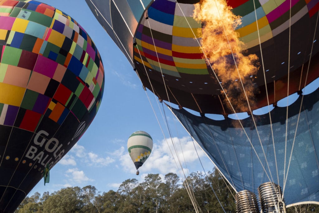Festival de Balonismo, no Centro de Eventos, em Ponta Grossa.