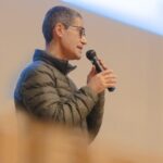 Vice-reitor, da UEPG Ivo Mottin Demiate falando no microfone