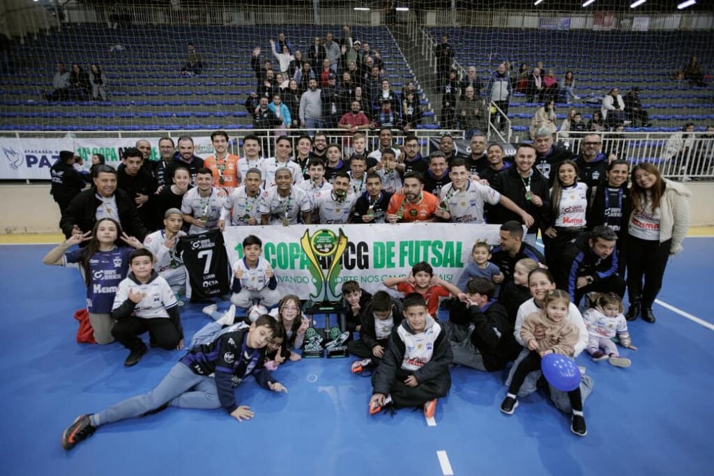 Foto do titulo da copa amcg