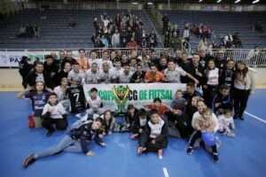 Foto do titulo da copa amcg