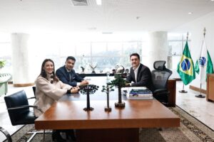 Mabel e Rangel com Ratinho vilas de PG