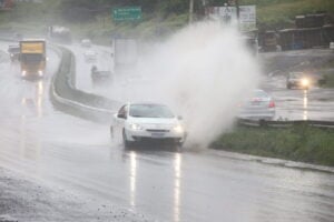 CD_JA_Chuva_rod_br_376_fila_carros_janeiro_2025-14-1024×682