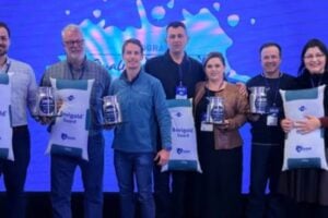 Cooperados da Frísia premiados