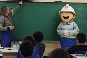 Palestra da Copel em escola municipal