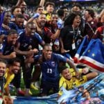 Equipe do time de Cabo Verde posa para foto após final de jogo contra a Arábia Saudita na Copa do Mundo