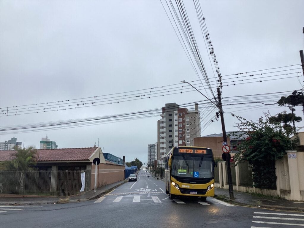Jardim Carvalho com tempo chuvoso ilustra a previsão do tempo