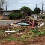 Terreno com descarte irregular de resíduos no san martin