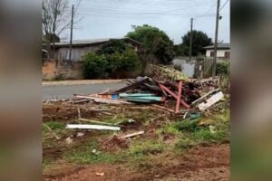 Terreno com descarte irregular de resíduos no san martin