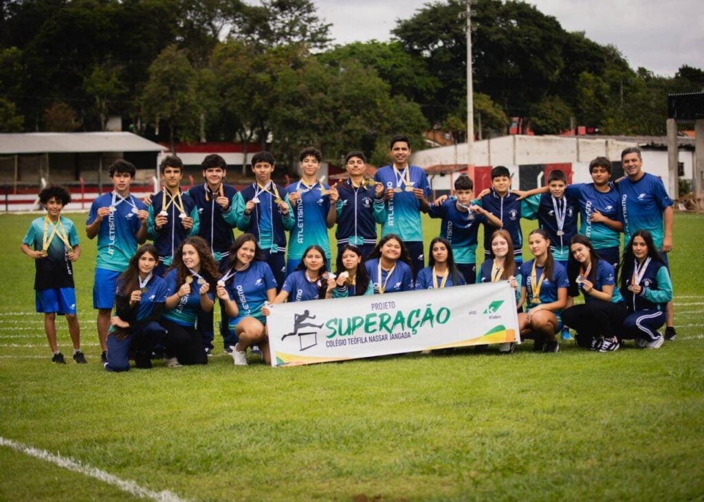 Alunos do Projeto Superação de Reserva, no Paraná