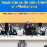 Diretor-geral brasileiro de Itaipu discursa na solenidade de anúncio dos investimentos na região lindeira.