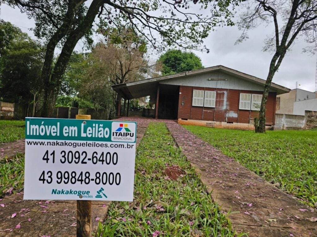 Antiga casa da Itaipu ofertada em leilão.