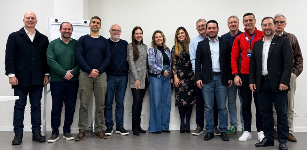 Representantes do setor produtivo após reunião no Sebrae
