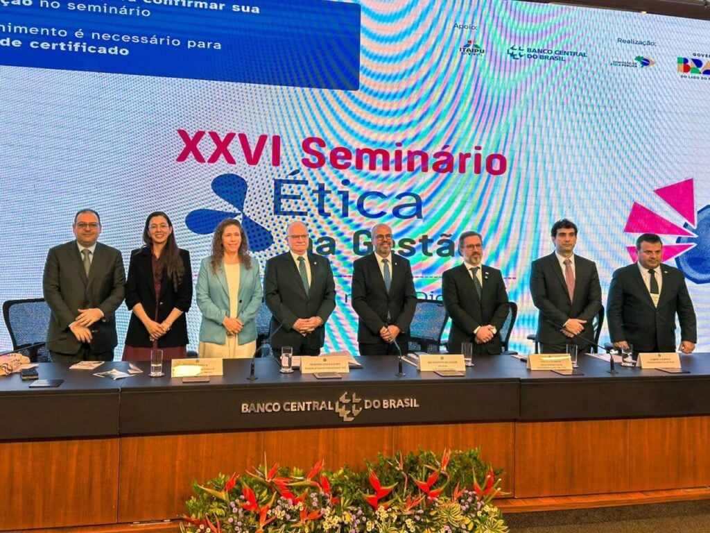 Abertura do evento contou com a presença de ministros e autoridades federais.